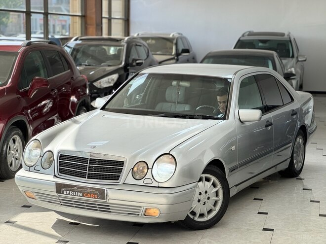 Mercedes E 240 1999, 297,000 km - 2.4 l - Bakı