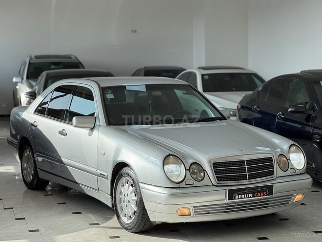 Mercedes E 240 1999, 297,000 km - 2.4 l - Bakı