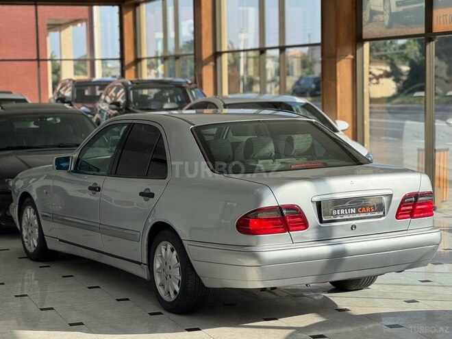 Mercedes E 240 1999, 297,000 km - 2.4 l - Bakı