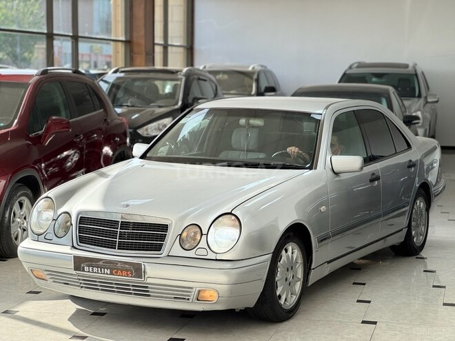 Mercedes E 240 1999, 297,000 km - 2.4 l - Bakı