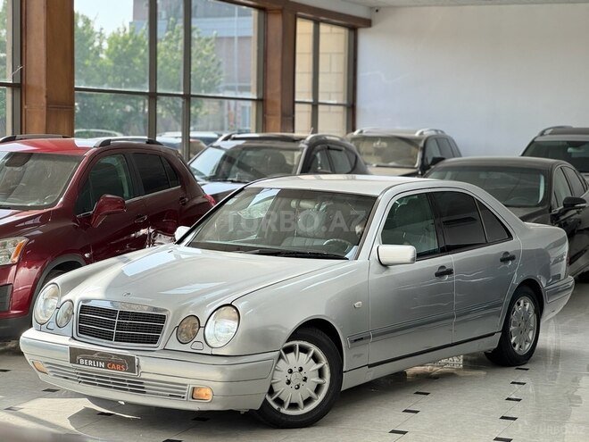 Mercedes E 240 1999, 297,000 km - 2.4 l - Bakı