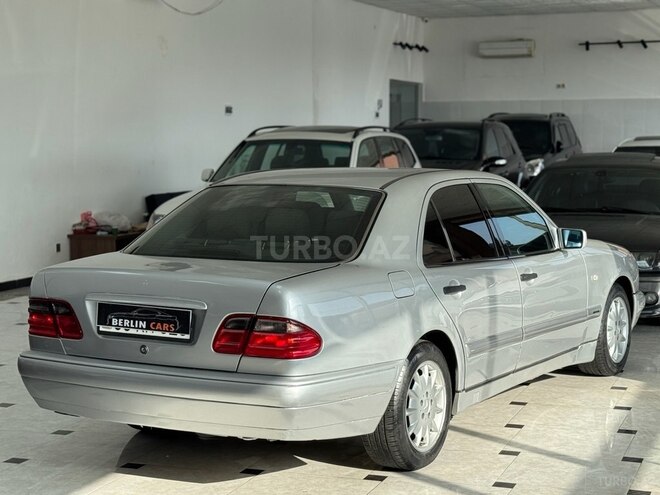 Mercedes E 240 1999, 297,000 km - 2.4 l - Bakı