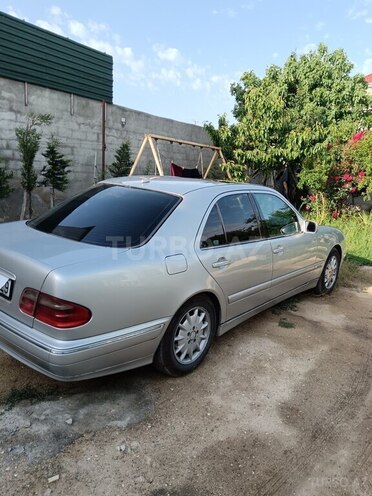 Mercedes E 220 d 2001, 550,000 km - 2.2 l - Bakı
