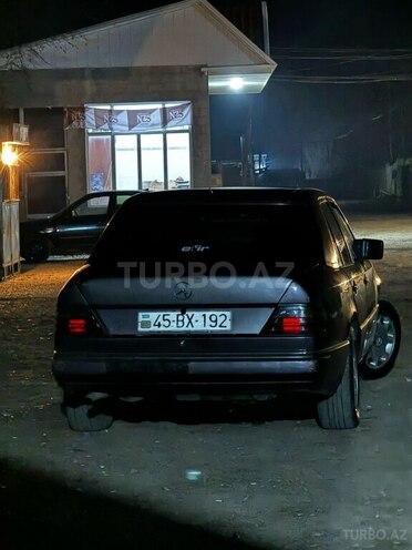 Mercedes E 250 1991, 445,000 km - 2.5 l - Bakı