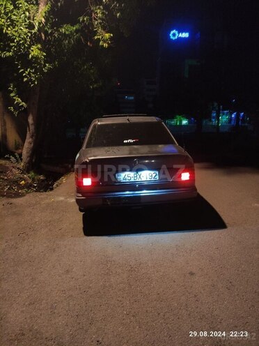Mercedes E 250 1991, 445,000 km - 2.5 l - Bakı