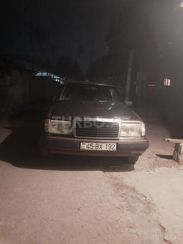 Mercedes E 250 1991, 445,000 km - 2.5 l - Bakı