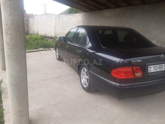 Mercedes E 240 1997, 345,900 km - 2.4 l - Masallı
