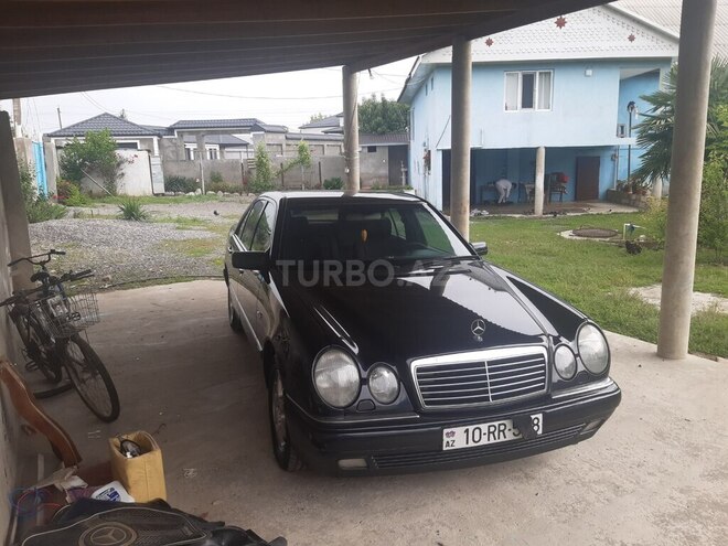 Mercedes E 240 1997, 345,900 km - 2.4 l - Masallı