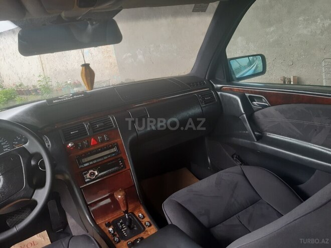 Mercedes E 240 1997, 345,900 km - 2.4 l - Masallı