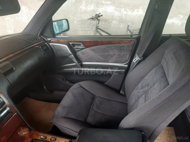 Mercedes E 240 1997, 345,900 km - 2.4 l - Masallı