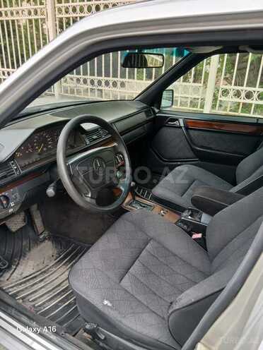 Mercedes E 220 1995, 365,000 km - 2.2 l - Bakı