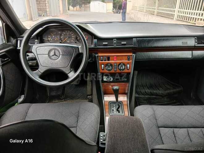 Mercedes E 220 1995, 365,000 km - 2.2 l - Bakı