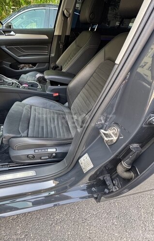 Volkswagen Passat 2021, 67,800 km - 1.4 l - Bakı