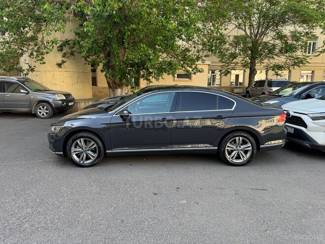 Volkswagen Passat 2021, 67,800 km - 1.4 l - Bakı