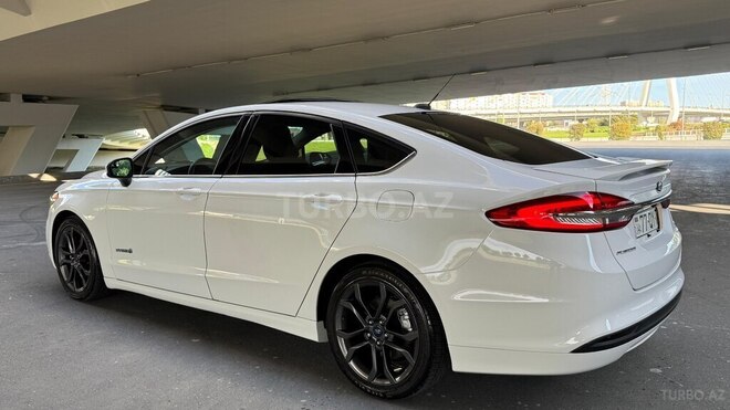 Ford Fusion (North America) 2018, 118,000 km - 2.0 л - Bakı