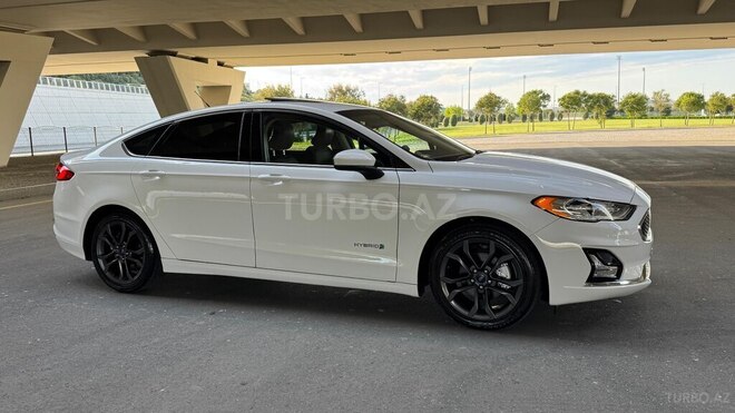 Ford Fusion (North America) 2018, 118,000 km - 2.0 л - Bakı