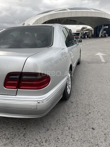 Mercedes E 220 d 1999, 558,000 km - 2.2 л - Bakı