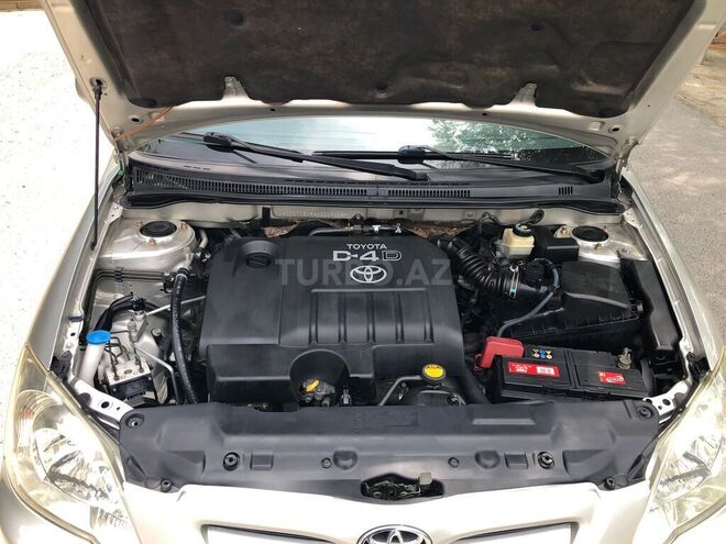 Toyota Corolla 2004, 185,000 km - 1.4 l - Bakı