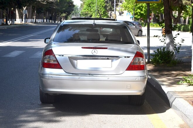 Mercedes E 220 d 2002, 432,000 km - 2.2 l - Sumqayıt