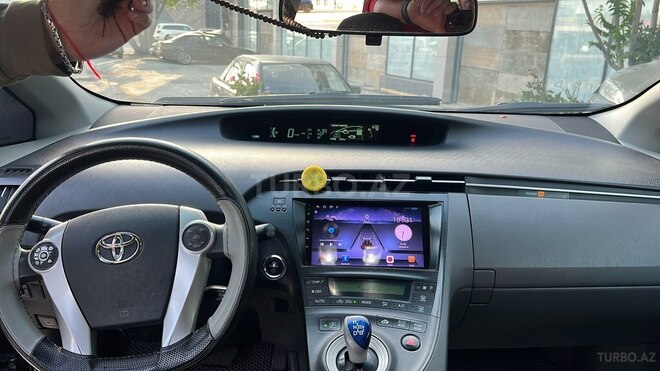 Toyota Prius-4