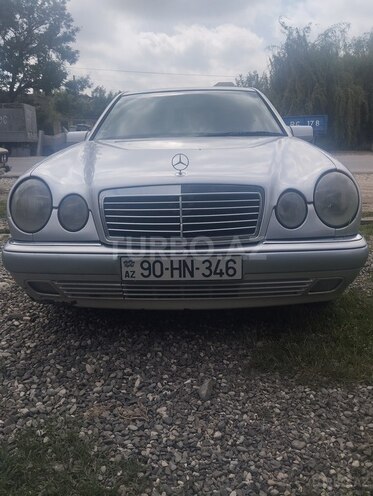 Mercedes E 230 1997, 366,523 km - 2.3 l - Quba