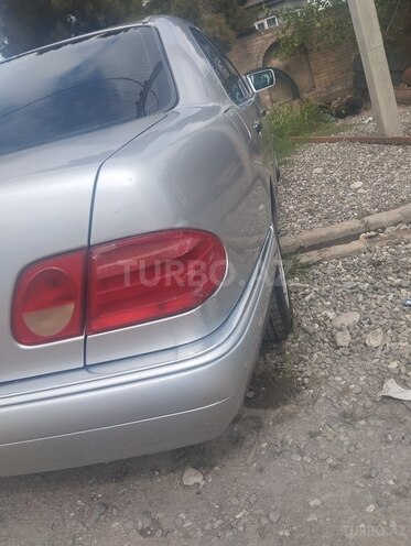 Mercedes E 230 1997, 366,523 km - 2.3 l - Quba