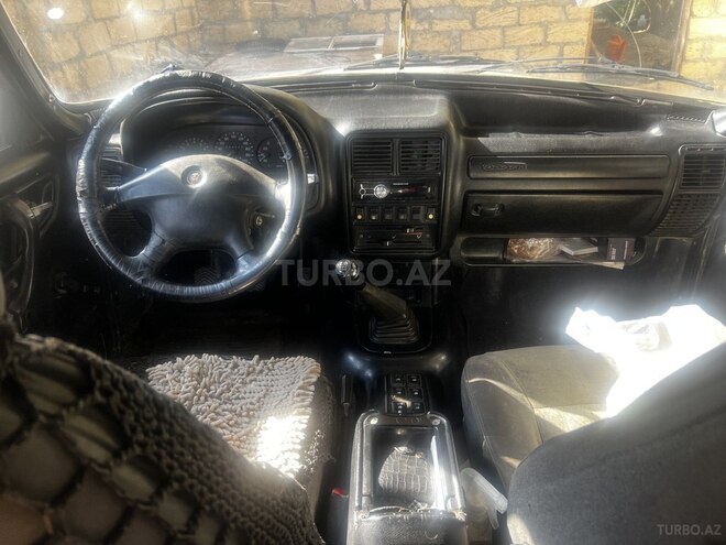 GAZ 31105 2004, 300,000 km - 2.4 l - Gəncə