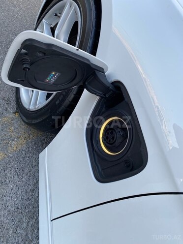 BMW 330e 2018, 147,000 km - 2.0 l - Bakı