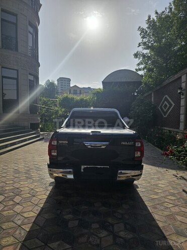 Toyota Hilux 2020, 177,000 km - 2.4 l - Bakı