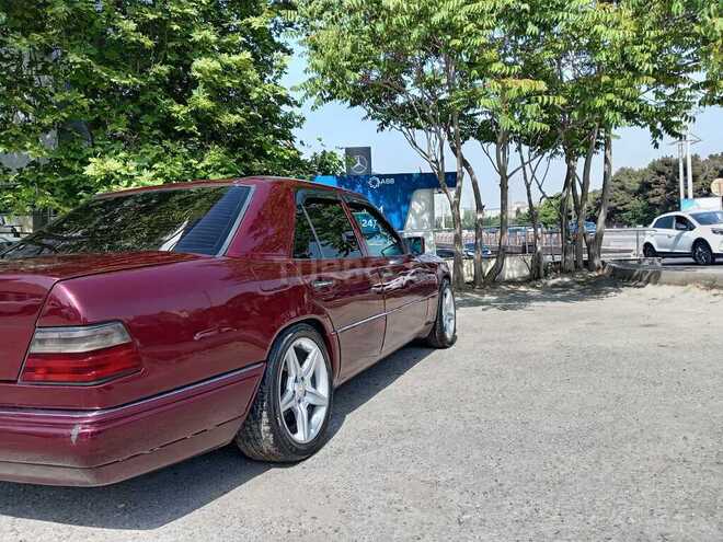 Mercedes E 220 1993, 345,000 km - 2.2 l - Bakı