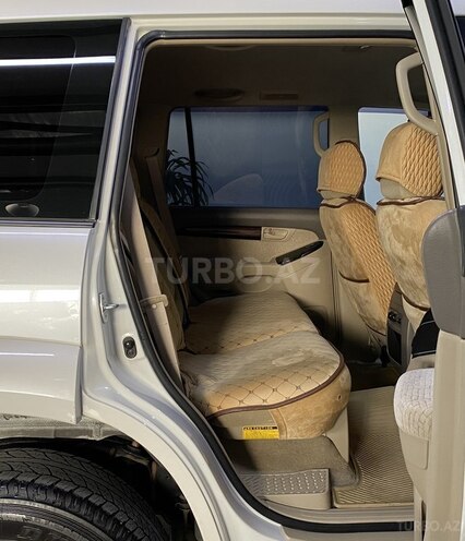 Toyota Land Cruiser Prado-17