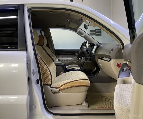 Toyota Land Cruiser Prado-16