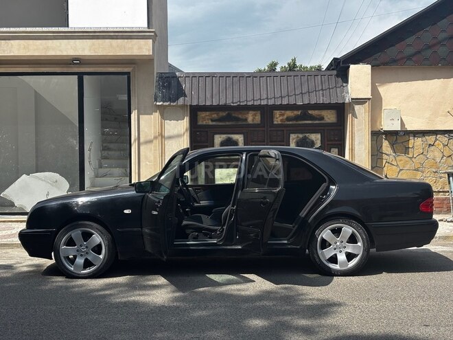 Mercedes E 240 1998, 310,000 km - 2.4 l - Ağstafa