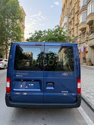 Ford Transit-5