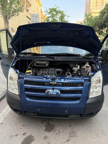 Ford Transit-9