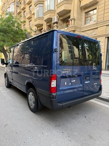 Ford Transit-6
