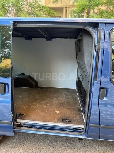 Ford Transit-16