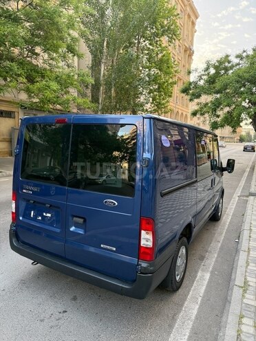 Ford Transit-7