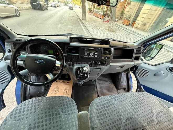 Ford Transit-11