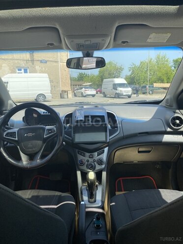 Chevrolet Aveo-8
