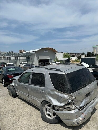 Mercedes ML 320 2000, 245,000 km - 3.2 l - Bakı