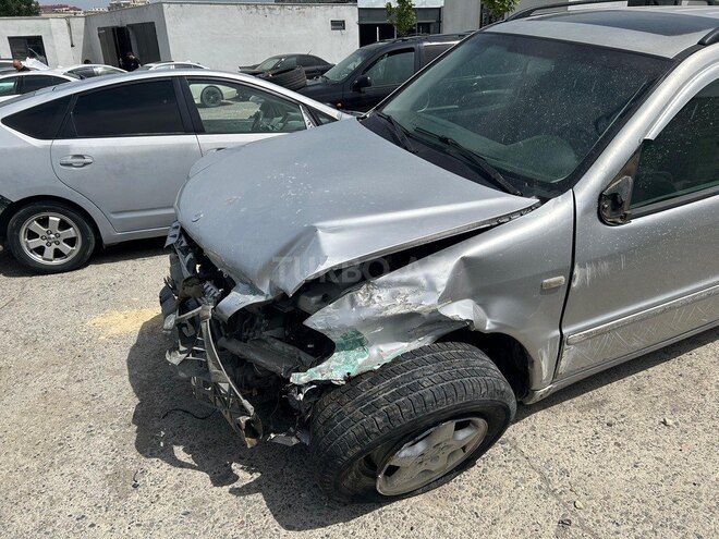 Mercedes ML 320 2000, 245,000 km - 3.2 l - Bakı