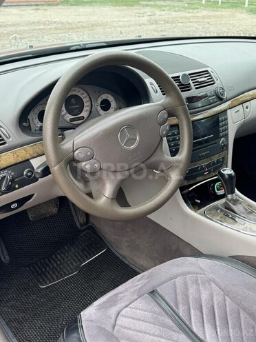 Mercedes E 200 d 2006, 316,000 km - 2.2 l - Sabirabad