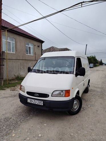 Ford Transit 2000, 286,000 km - 2.5 л - Quba