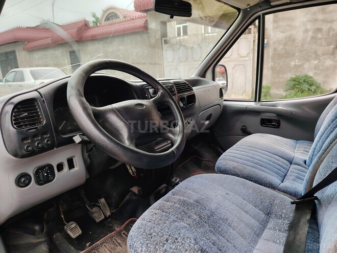 Ford Transit 2000, 286,000 km - 2.5 л - Quba