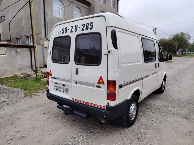 Ford Transit 2000, 286,000 km - 2.5 л - Quba