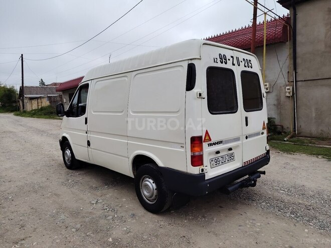 Ford Transit 2000, 286,000 km - 2.5 л - Quba