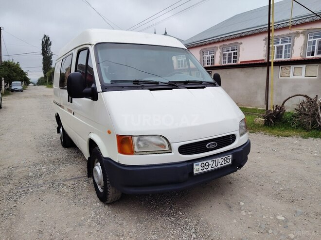 Ford Transit 2000, 286,000 km - 2.5 л - Quba