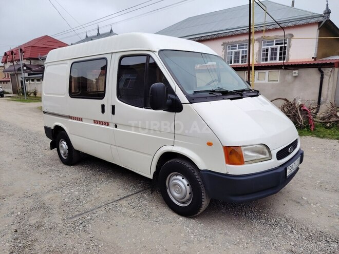 Ford Transit 2000, 286,000 km - 2.5 л - Quba