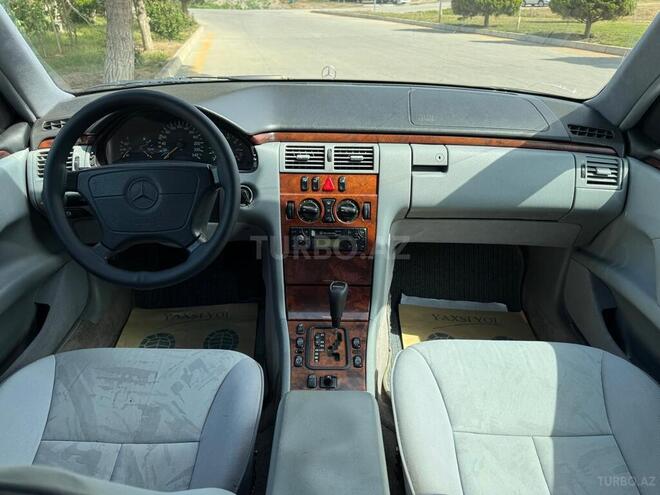 Mercedes E 240 1998, 320,000 km - 2.4 l - Sumqayıt